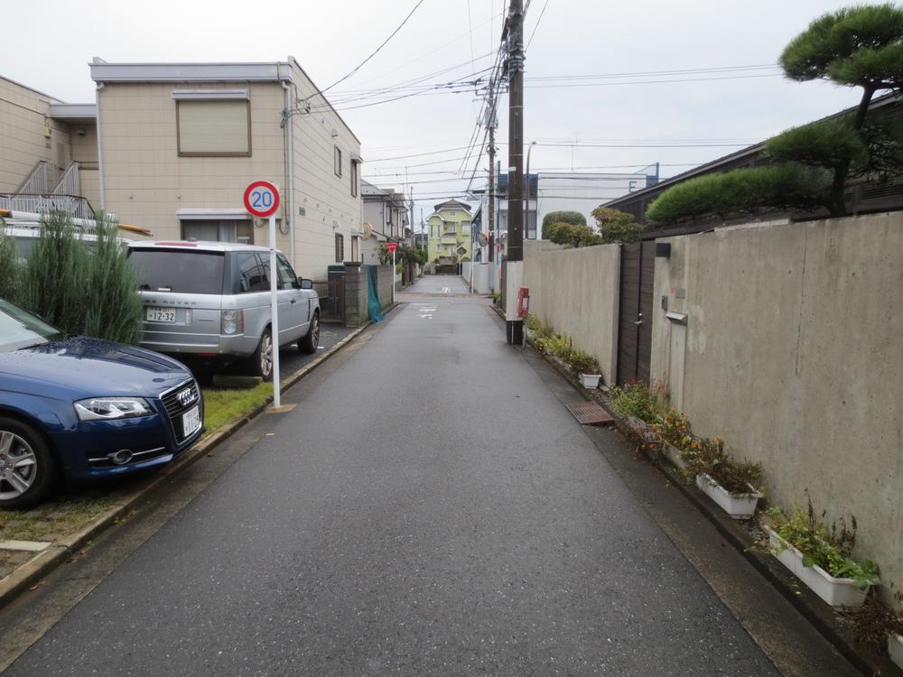 Local photos, including front road. Local (11 May 2013) Shooting