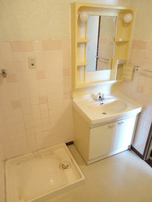 Washroom. Wash dressing room