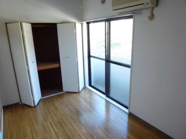 Living and room. Flooring