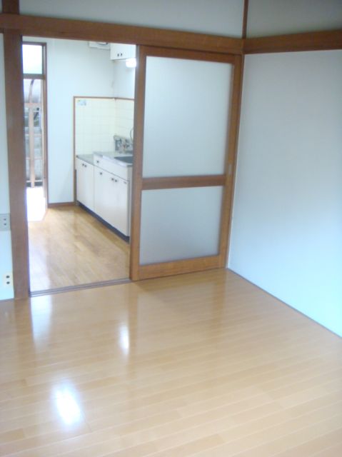 Living and room. 6 Pledge of Western-style