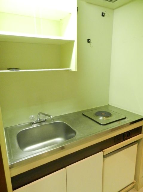 Kitchen. With electric stove