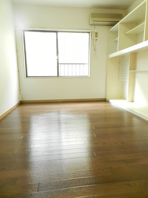 Living and room. Sunny flooring of the room