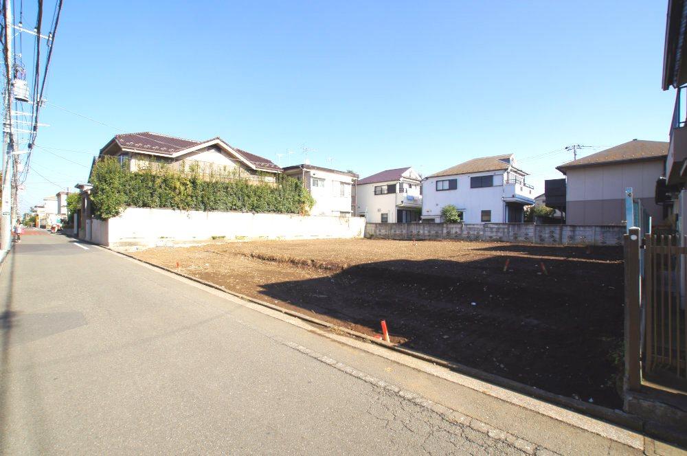 Local photos, including front road. Current, Since it has become a vacant lot, Per yang, Is a confirmation of the surrounding living environment is likely to. 