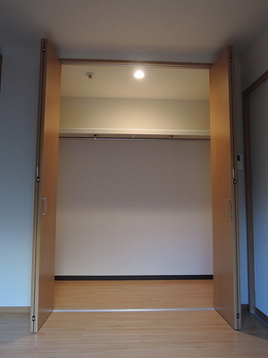 Receipt. Walk-in closet 1.5 Pledge