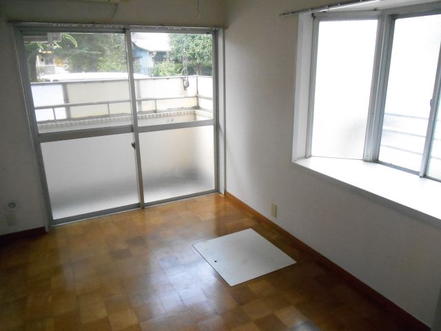 Living and room. Dining with a bay window