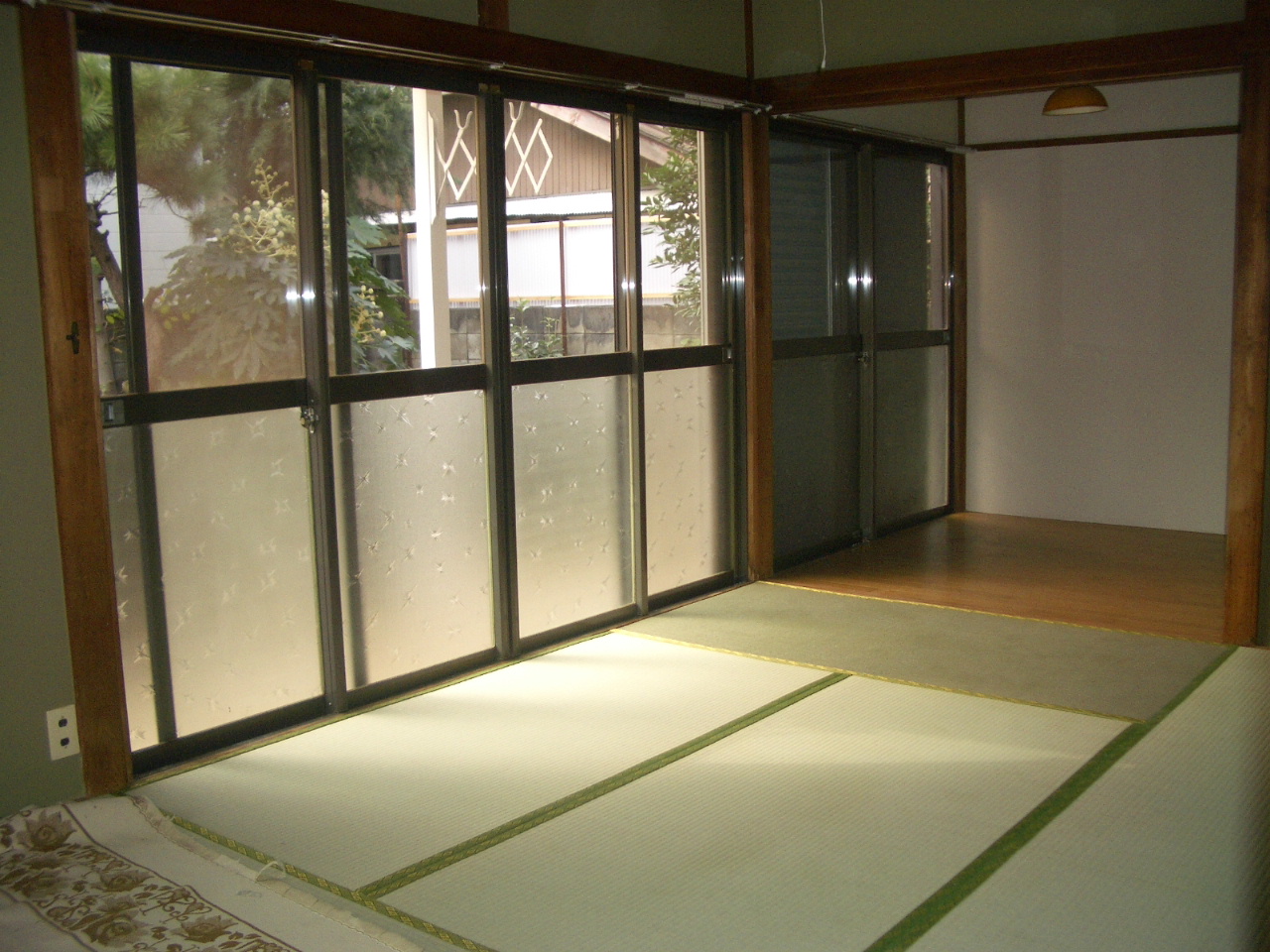 Living and room. Facing south ☆