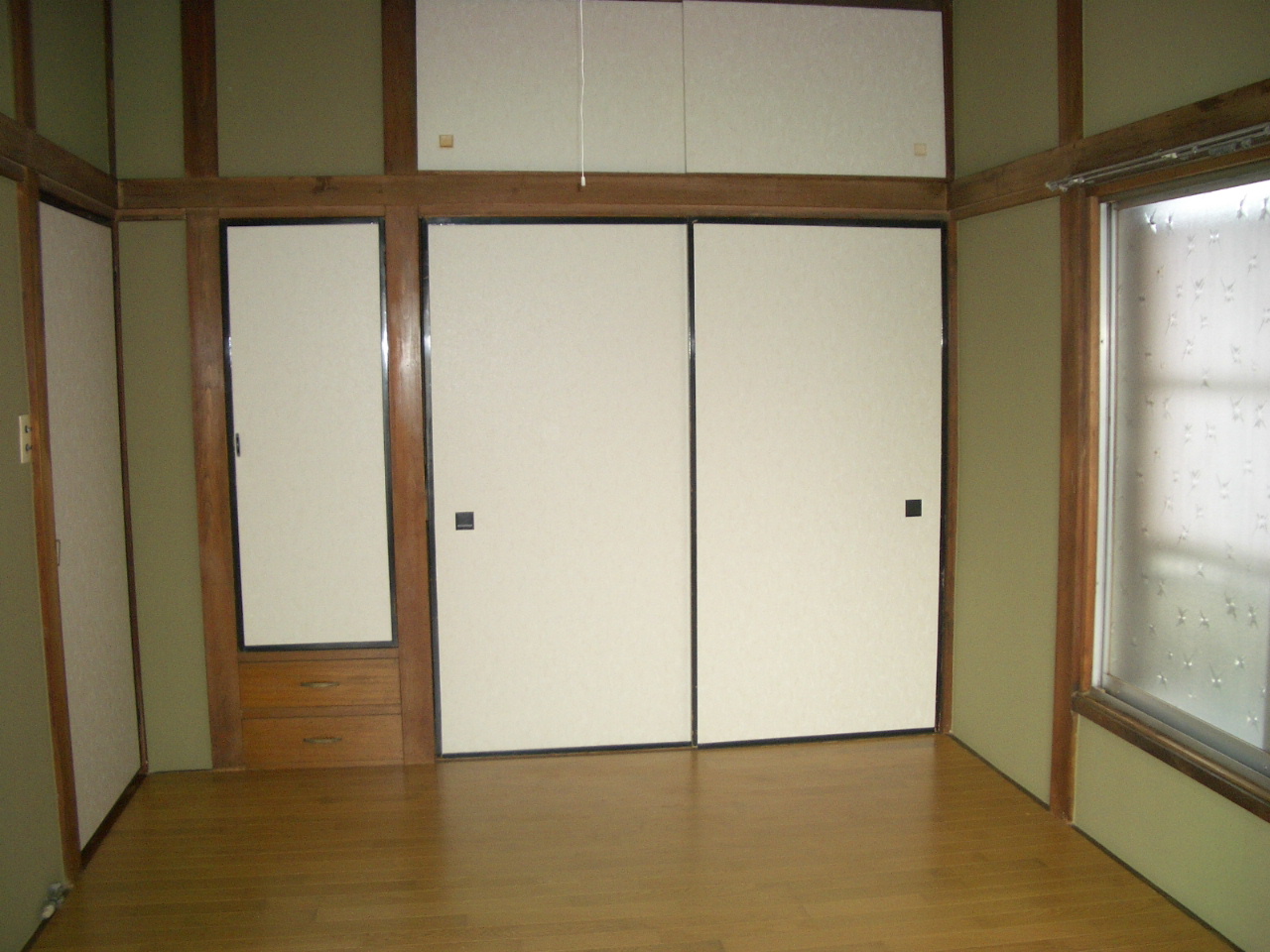 Living and room. Also offers plenty of storage.