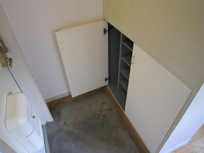 Entrance.  ☆ Cupboard ☆ 