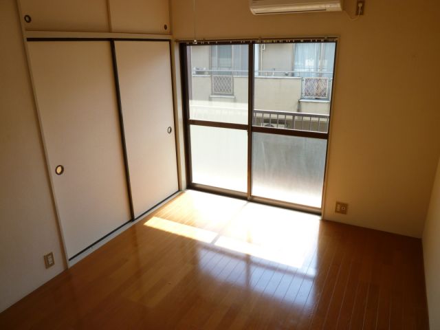 Living and room. Sunny nice flooring of the room