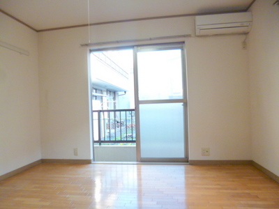 Living and room. Western-style spacious 6.5 Pledge