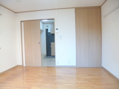 Living and room. Corner room Western-style 6.5 Pledge