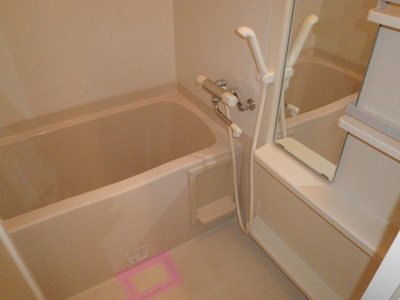 Bath. Quickly adjusted to a temperature of favorite switching lever