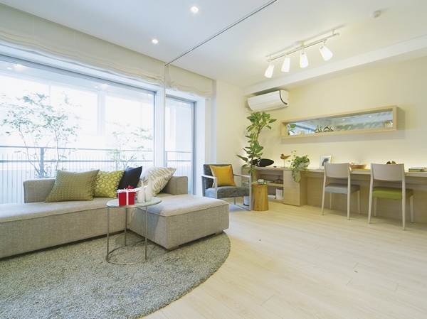 Light full of living ・ Dining and adjacent Western-style (2), It is designed as an integral space