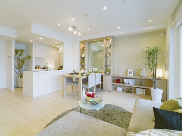 The kitchen is living ・ Dining and open-counter type with a sense of unity