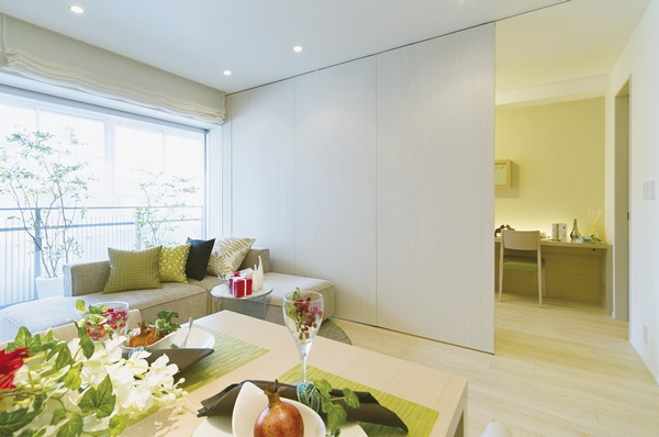 If Shimere sliding Wall CLOSE, Become a flat wall-like, The space, each independent. During the day on the OPEN, In the private room at night ... etc., Not only it can be used in accordance with the change of life scene, When the child grows, The private room ... etc., The flexibility to respond to changes in the lifestyle of the family