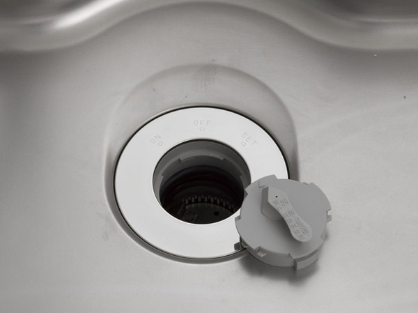 Kitchen.  [Disposer] Established a disposer to process the garbage on the spot, Also contribute to weight loss of garbage. Keep a clean kitchen.