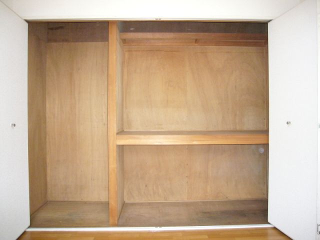 Receipt. Storage lot