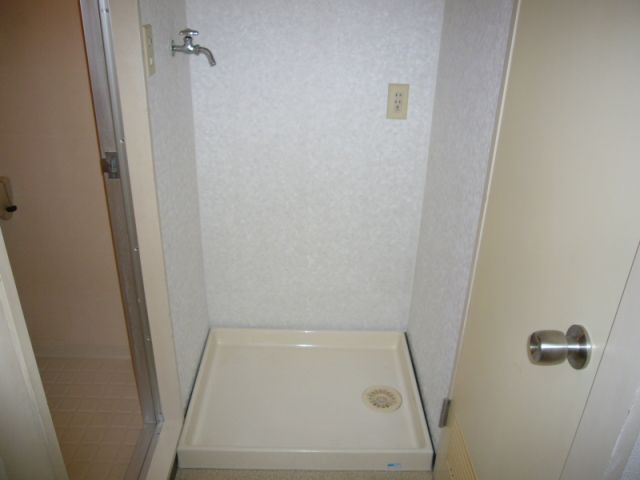 Other room space. Laundry Area