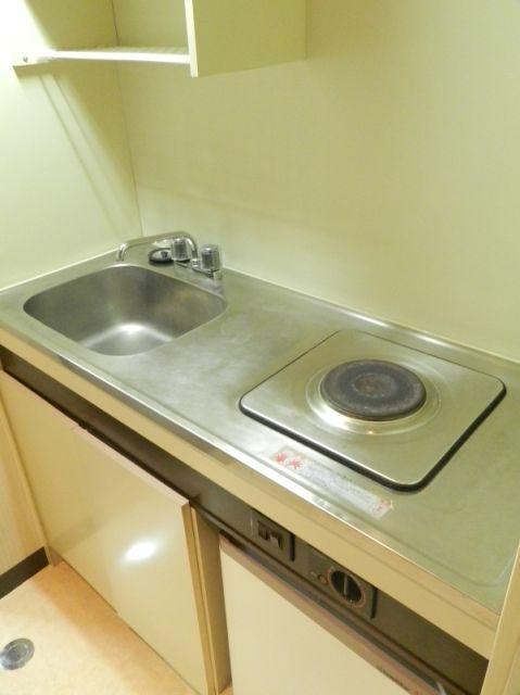 Kitchen. With electric stove