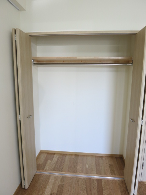 Receipt. It is a closet.