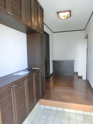 Entrance. Entrance hall