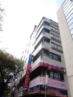 Building appearance. Shopping is also comfortably in front of the station