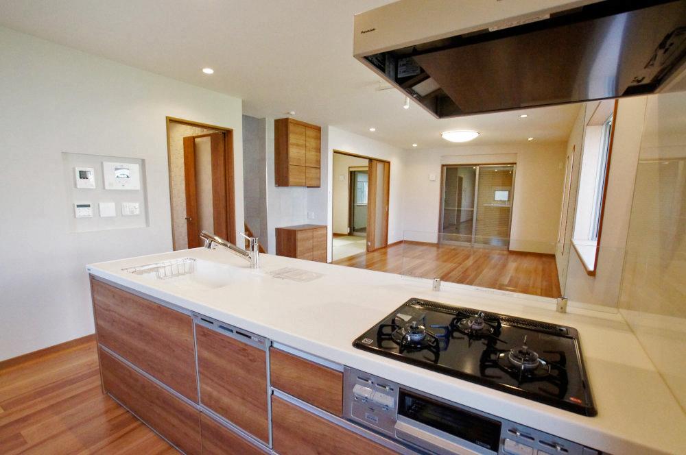 Kitchen. It will be a popular face-to-face kitchen. 