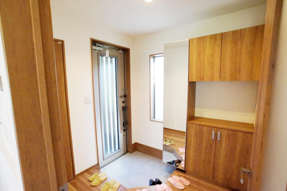 Entrance. Spacious will be entrance hall. Storage is also excellent. 