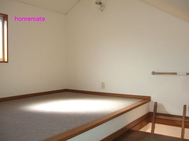 Other room space. loft