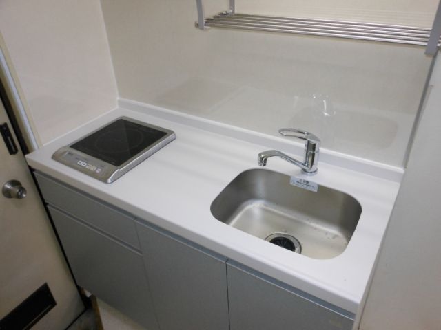 Kitchen. The dishes ・ Cleaning Easy IH of kitchen