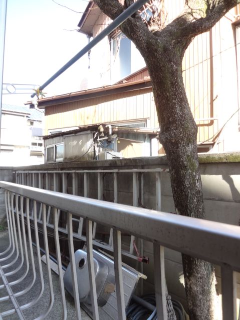 Other room space. Jose and laundry