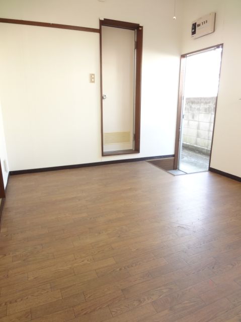 Living and room. Spread of dining