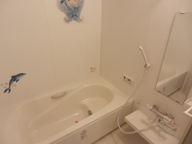 Bathroom. Indoor (12 May 2013) Shooting