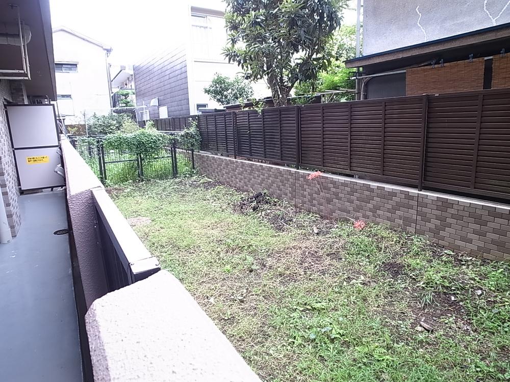 Garden. Local (September 2013) Shooting