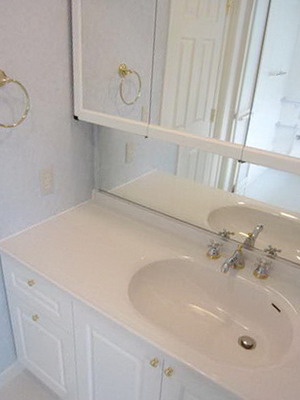 Washroom. Independent wash basin