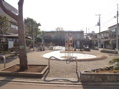 park. 300m until centrist park (park)