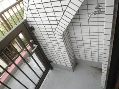 Balcony. Balcony Laundry Area