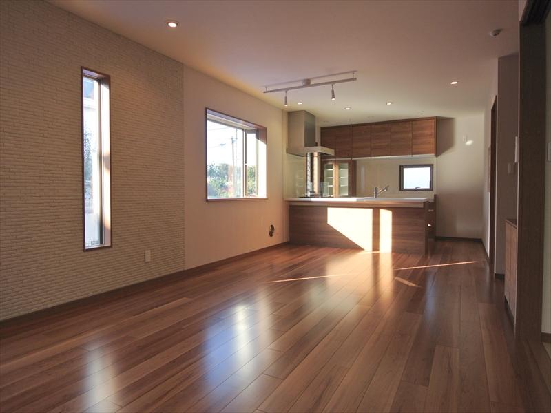 Living. Local (10 May 2013) Shooting