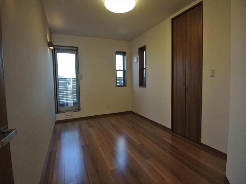 Non-living room. Local (10 May 2013) Shooting