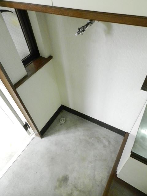 Other Equipment. Indoor Laundry Storage