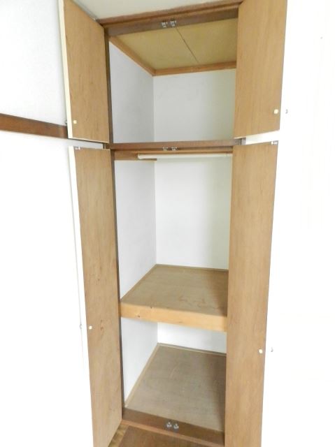 Receipt. Storage can be used until the ceiling