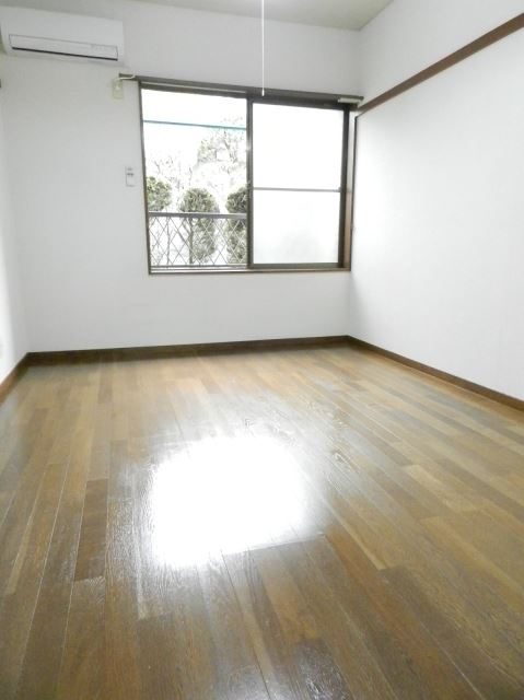 Living and room. Flooring of the room