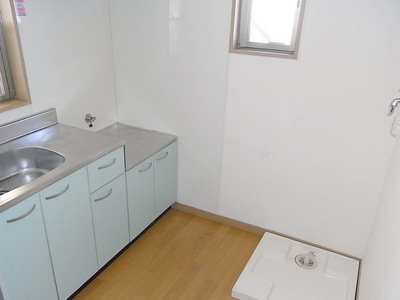 Kitchen. kitchen ・ Yes window