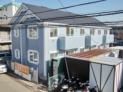 Building appearance. South-facing sunny living environment favorable