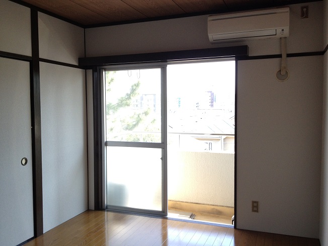 Living and room. ☆ Each room 6 Pledge ☆