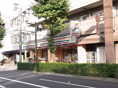 Convenience store. 190m to Seven-Eleven (convenience store)