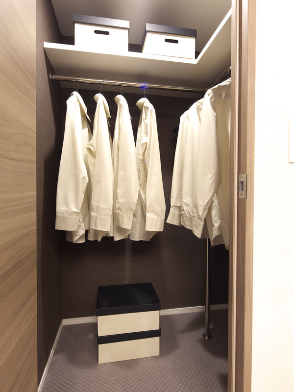 Receipt. Walk-in closet