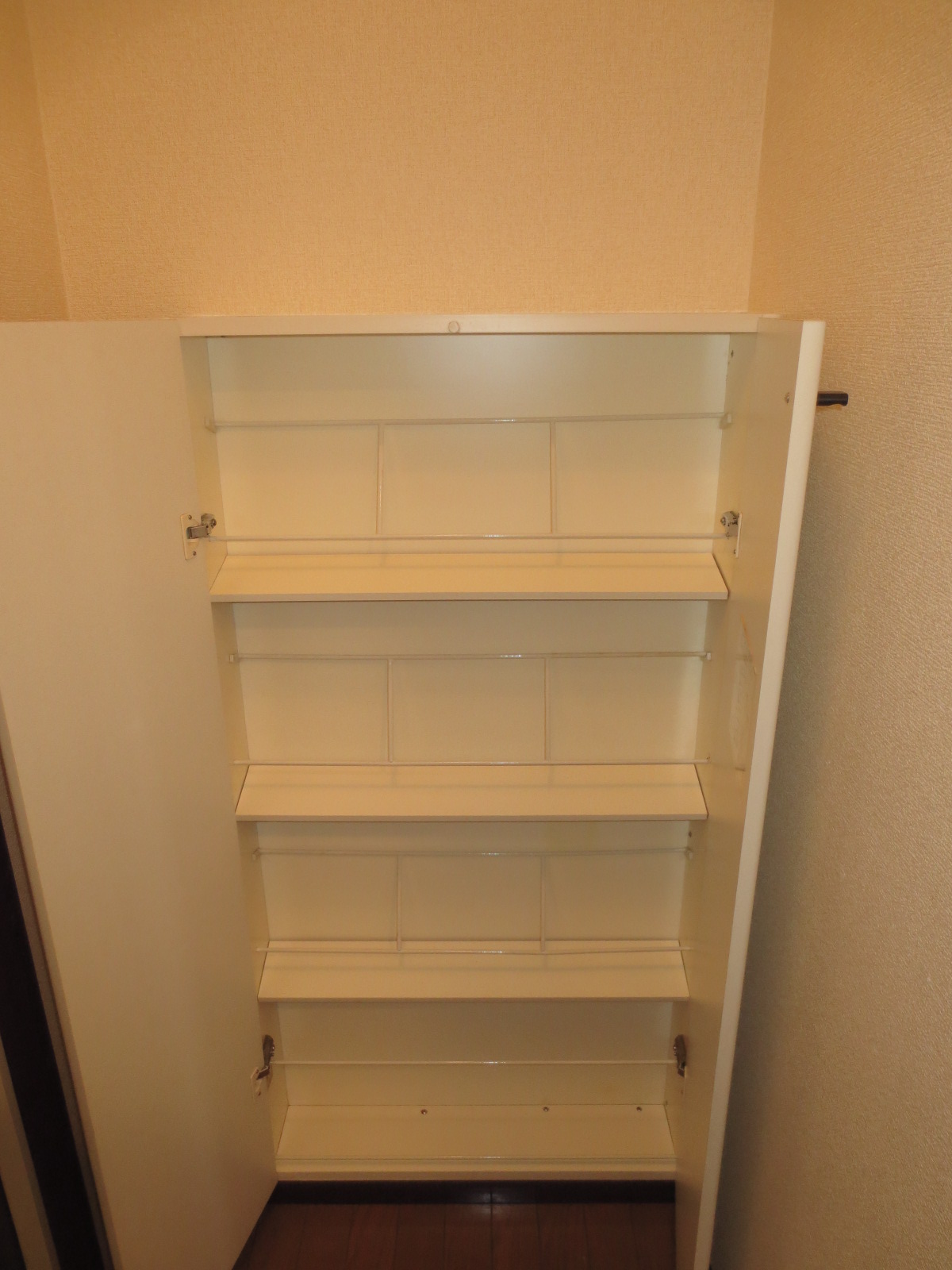 Other Equipment. Clean cupboard ☆