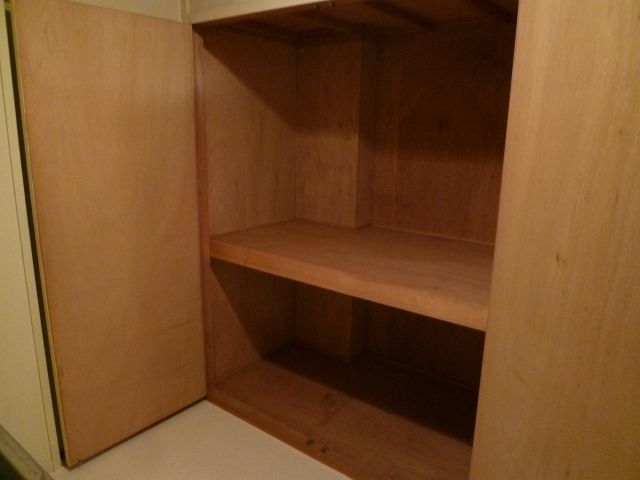Receipt. Storage of between 1 ☆ There is also a upper closet.