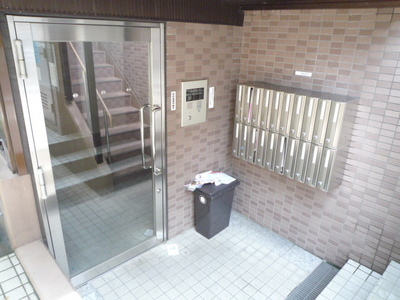 Entrance. ◆ entrance ◆